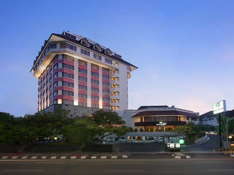 Hotel Santika Semarang Kültér fotó